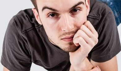 Egy férfi természetes módon szeretné megnövelni a péniszét